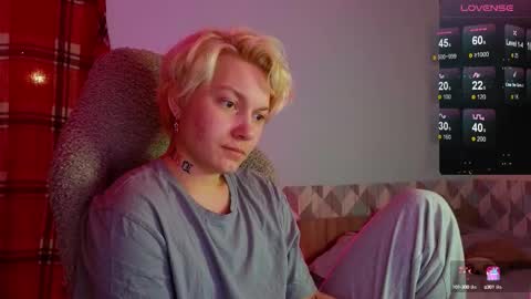 Snapshot of esajukyy chatting on 03-06-25, 03:45 esajukyy online show from 03-06-25, 03:45