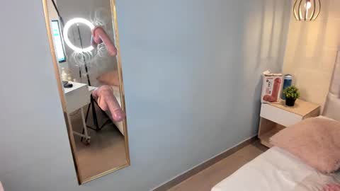 Escarlet online show from 01-03-25, 03:33