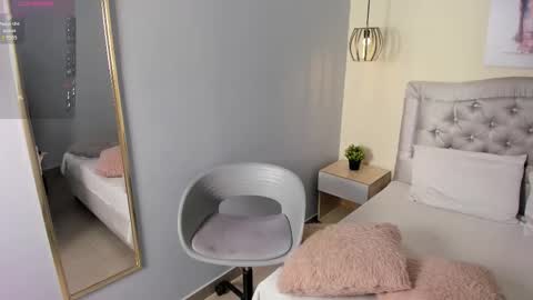 Escarlet online show from 03-18-26, 11:46