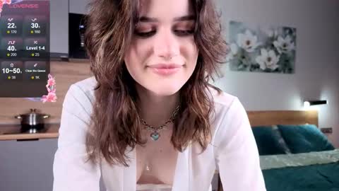 Snapshot of eshleeeygreen chatting on 11-15-25, 02:13 EshleGreen online show from 11-15-25, 02:13