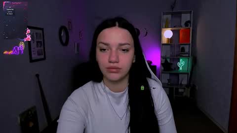 Snapshot of esma_shine chatting on 09-18-25, 08:05 esma_shine online show from 09-18-25, 08:05