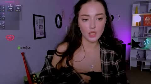 Snapshot of esma_shine chatting on 10-07-25, 01:52 esma_shine online show from 10-07-25, 01:52