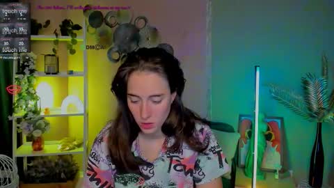 Snapshot of esma_shine chatting on 10-08-25, 01:58 esma_shine online show from 10-08-25, 01:58