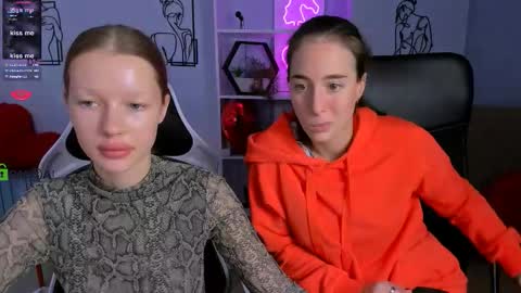 Snapshot of esma_shine chatting on 10-10-25, 07:13 esma_shine online show from 10-10-25, 07:13