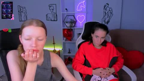 Snapshot of esma_shine chatting on 10-12-25, 07:02 esma_shine online show from 10-12-25, 07:02