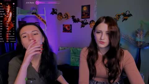 Snapshot of esma_shine chatting on 10-22-25, 07:35 esma_shine online show from 10-22-25, 07:35