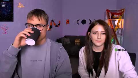 Snapshot of esma_shine chatting on 10-23-25, 07:45 esma_shine online show from 10-23-25, 07:45