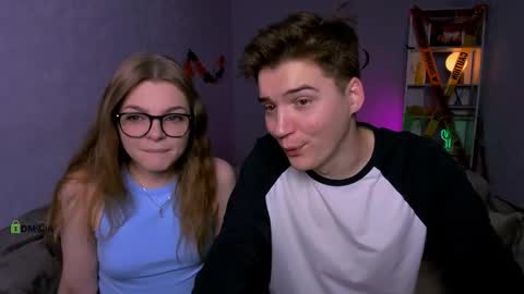 Snapshot of esma_shine chatting on 10-24-25, 07:10 esma_shine online show from 10-24-25, 07:10