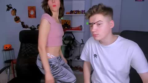 Snapshot of esma_shine chatting on 10-30-25, 02:35 esma_shine online show from 10-30-25, 02:35