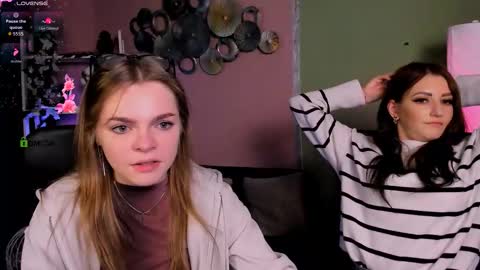 Snapshot of esma_shine chatting on 11-09-25, 08:18 esma_shine online show from 11-09-25, 08:18