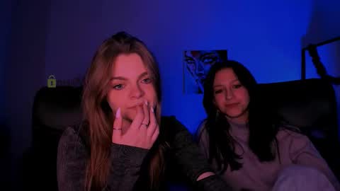 Snapshot of esma_shine chatting on 11-13-25, 02:54 esma_shine online show from 11-13-25, 02:54