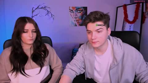 Snapshot of esma_shine chatting on 11-17-25, 09:09 esma_shine online show from 11-17-25, 09:09