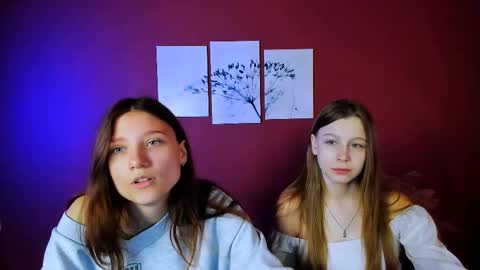 esme_moore_ online show from 10-21-25, 08:37