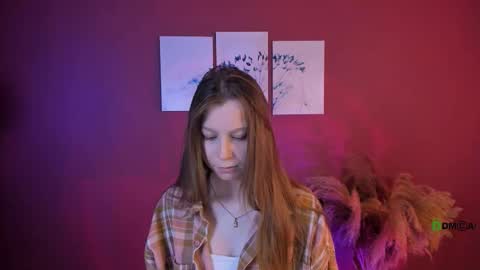 esme_moore_ online show from 10-25-25, 09:06