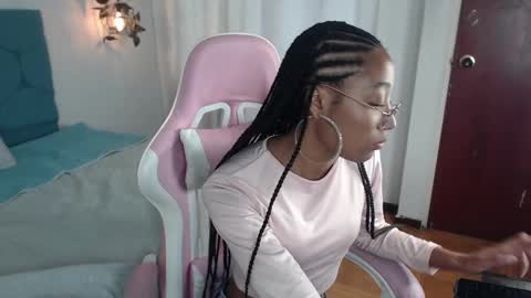 esmeralda_bk online show from 01-22-25, 06:52