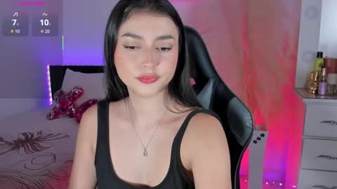 Snapshot of esmeralda_colllins chatting on 11-08-25, 07:01 Esmeralda online show from 11-08-25, 07:01