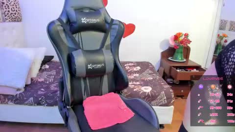 esme online show from 02-26-26, 07:35