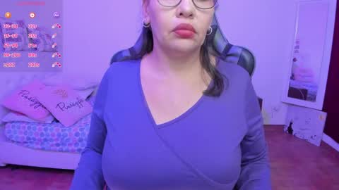 esme online show from 04-14-26, 08:48