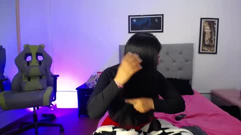 Perla online show from 10-06-25, 03:48