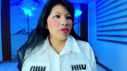 Snapshot of esmeraldachantre chatting on 11-25-25, 11:32 Esmeralda online show from 11-25-25, 11:32