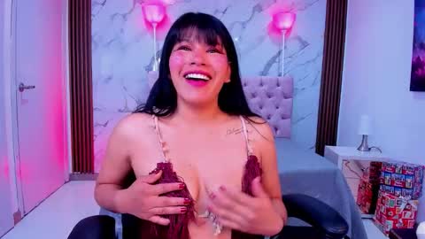 Snapshot of esmeraldachantre chatting on 12-20-25, 11:50 Esmeralda online show from 12-20-25, 11:50