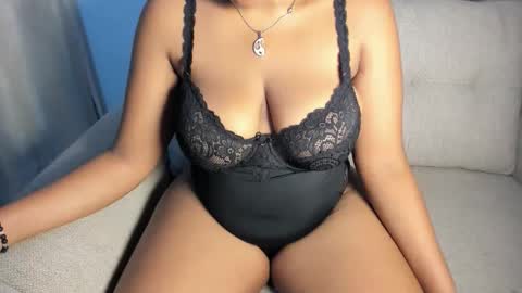 Esme online show from 01-05-26, 10:57