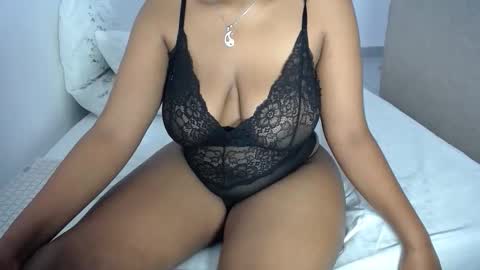 Esme online show from 02-07-26, 07:56