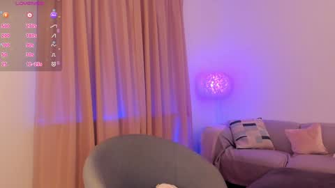 Esmi online show from 01-17-25, 03:32