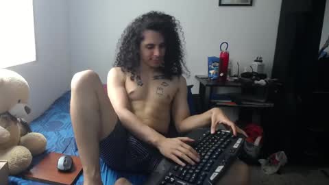Esnider online show from 04-30-26, 06:58