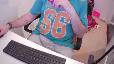 Snapshot of essex_wild chatting on 01-19-25, 07:47 Morph online show from 01-19-25, 07:47