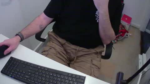 Snapshot of essex_wild chatting on 01-21-25, 03:32 Morph online show from 01-21-25, 03:32