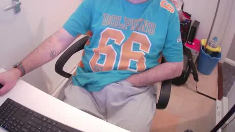 Snapshot of essex_wild chatting on 02-16-25, 09:27 Morph online show from 02-16-25, 09:27