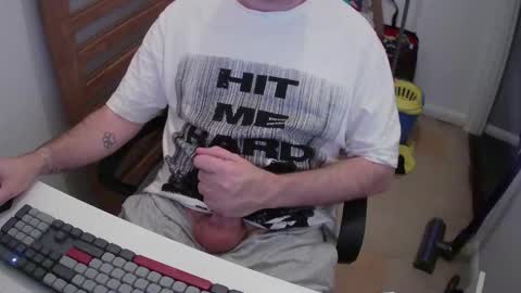 Snapshot of essex_wild chatting on 10-25-25, 07:52 Morph online show from 10-25-25, 07:52