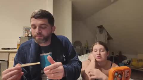 essexcouple online show from 03-11-26, 12:38