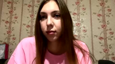 Snapshot of essiecutty chatting on 11-20-25, 02:39 Kate online show from 11-20-25, 02:39