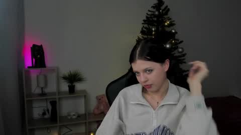 esteria online show from 12-22-24, 05:01