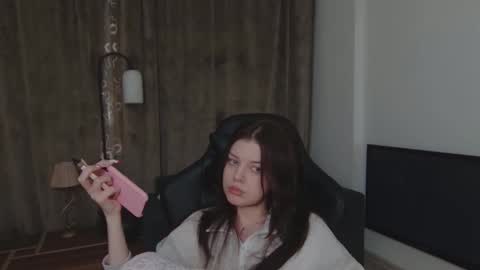 esteria online show from 01-13-25, 05:33