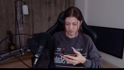 esteria online show from 01-19-25, 09:34