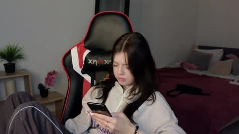 esteria online show from 01-24-25, 06:24