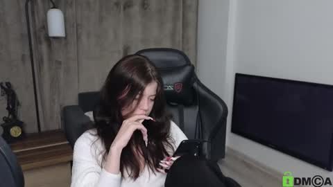 esteria online show from 01-24-25, 09:47