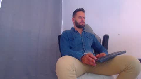 Snapshot of esteban7984068 chatting on 12-29-24, 07:53 esteban online show from 12-29-24, 07:53