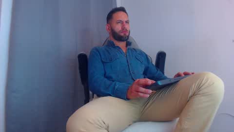 Snapshot of esteban7984068 chatting on 01-23-25, 01:41 esteban online show from 01-23-25, 01:41