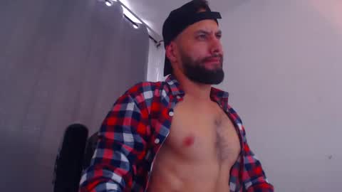 Snapshot of esteban7984068 chatting on 02-10-25, 09:04 esteban online show from 02-10-25, 09:04