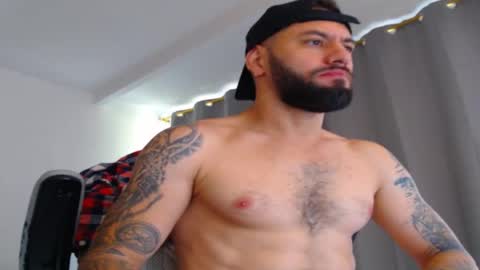 Snapshot of esteban7984068 chatting on 11-07-25, 01:22 esteban online show from 11-07-25, 01:22