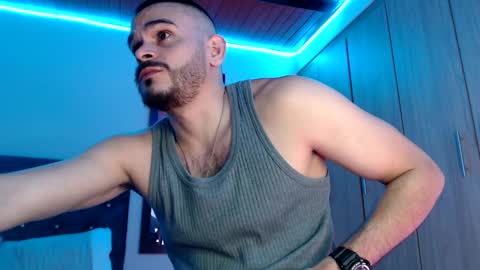 Esteban Fernandez online show from 03-11-25, 09:04