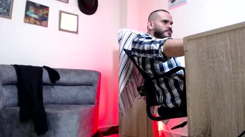 Esteban Fernandez online show from 04-26-26, 07:28