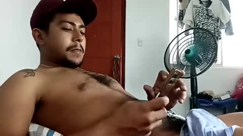 Snapshot of esteban_verg chatting on 01-23-25, 02:50 wailer1996 online show from 01-23-25, 02:50