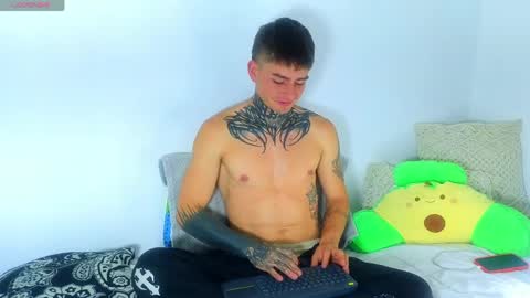 Esteban independent model online show from 05-18-26, 01:13