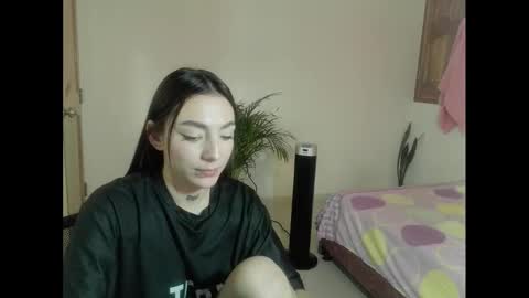 Snapshot of estefa1 chatting on 09-30-25, 08:25 estefa1 online show from 09-30-25, 08:25