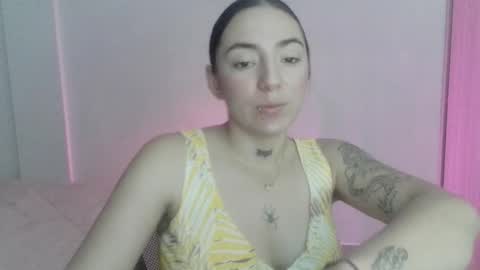 Snapshot of estefa1 chatting on 11-19-25, 03:01 estefa1 online show from 11-19-25, 03:01